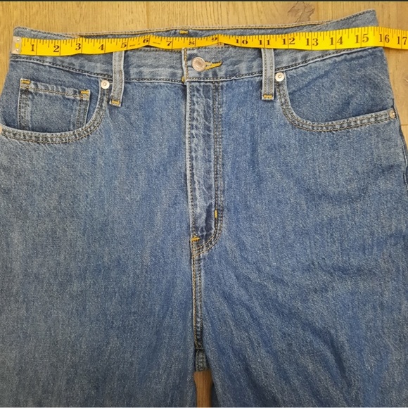 Levis High Waisted Straight Jeans - Picture 5 of 6